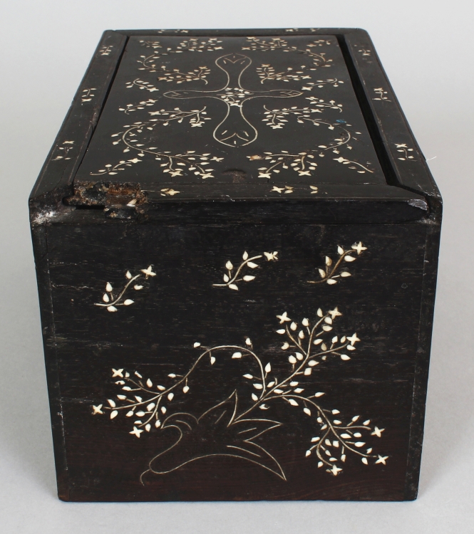 AN EASTERN BONE INLAID HEAVY HARDWOOD RECTANGULAR BOX, with sliding cover, decorated with meandering - Image 5 of 7