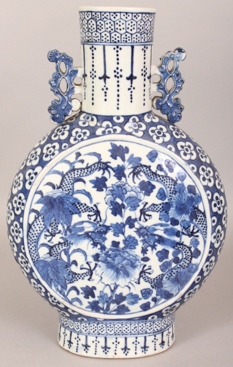 A 19TH CENTURY CHINESE BLUE & WHITE PORCELAIN MOON FLASK, each side painted with a circular panel of - Image 3 of 7