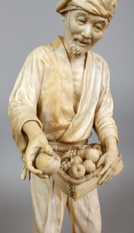A LARGE UNUSUAL FINE QUALITY SIGNED JAPANESE MEIJI PERIOD IVORY DOUBLE OKIMONO GROUP, comprising two - Image 5 of 8