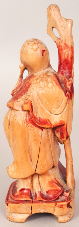 A 19TH/20TH CENTURY CARVED & STAINED WOOD FIGURE OF SHOU LAO, bearing a peach and a staff, 7.4in - Image 3 of 7