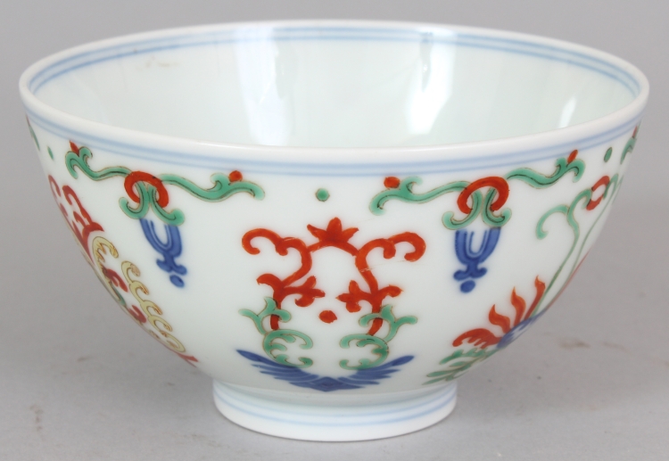 A GOOD QUALITY CHINESE DOUCAI PORCELAIN BOWL, decorated with a variety of formal motifs, the base - Image 3 of 7