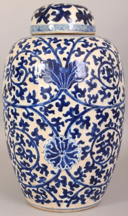 A 19TH CENTURY CHINESE BLUE & WHITE CRACKLEGLAZE PORCELAIN JAR & COVER, painted with an overall - Image 3 of 10