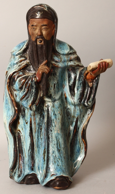 A LARGE EARLY 20TH CENTURY CHINESE FLAMBE GLAZED STONEWARE FIGURE OF A STANDING SAGE - Image 2 of 10