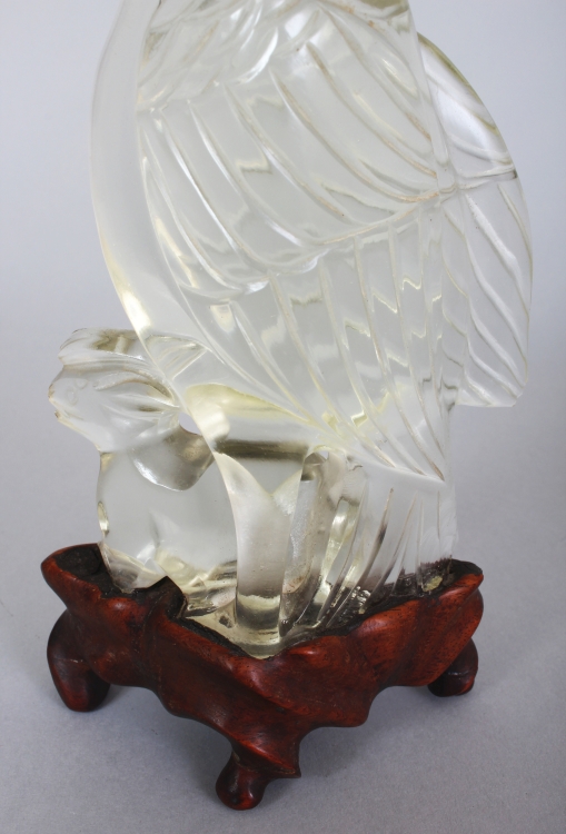 A MIRROR PAIR OF 20TH CENTURY CHINESE ROCK CRYSTAL STYLE MODELS OF A HAWK & A RABBIT, together - Image 5 of 6