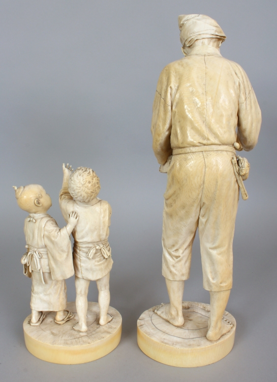 A LARGE UNUSUAL FINE QUALITY SIGNED JAPANESE MEIJI PERIOD IVORY DOUBLE OKIMONO GROUP, comprising two - Image 3 of 8