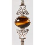 A SILVER TIGER'S EYE SET BRACELET.