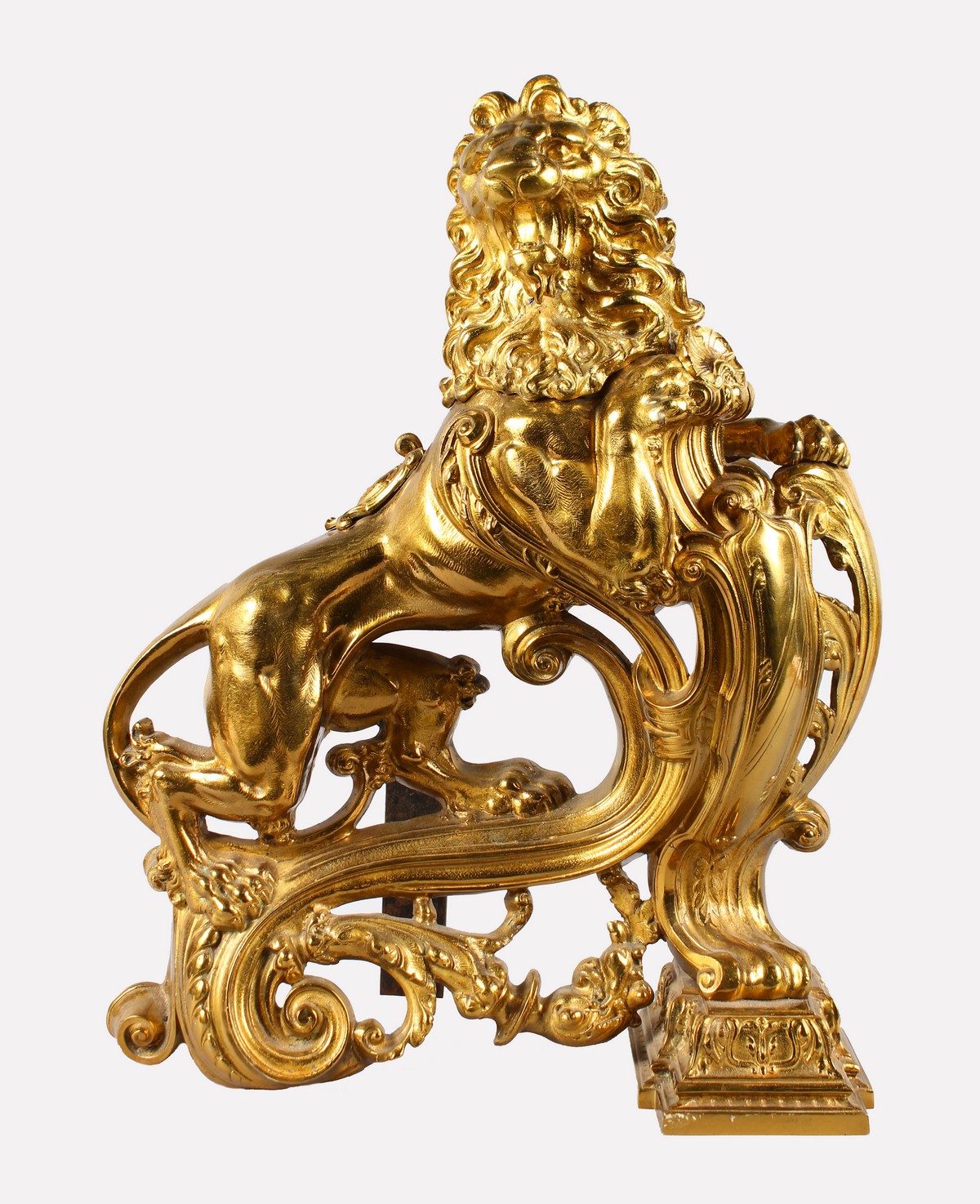 A SUPERB LARGE PAIR OF 18TH-19TH CENTURY FRENCH GILT BRONZE CHENETS of large imposing lions, along - Image 3 of 5