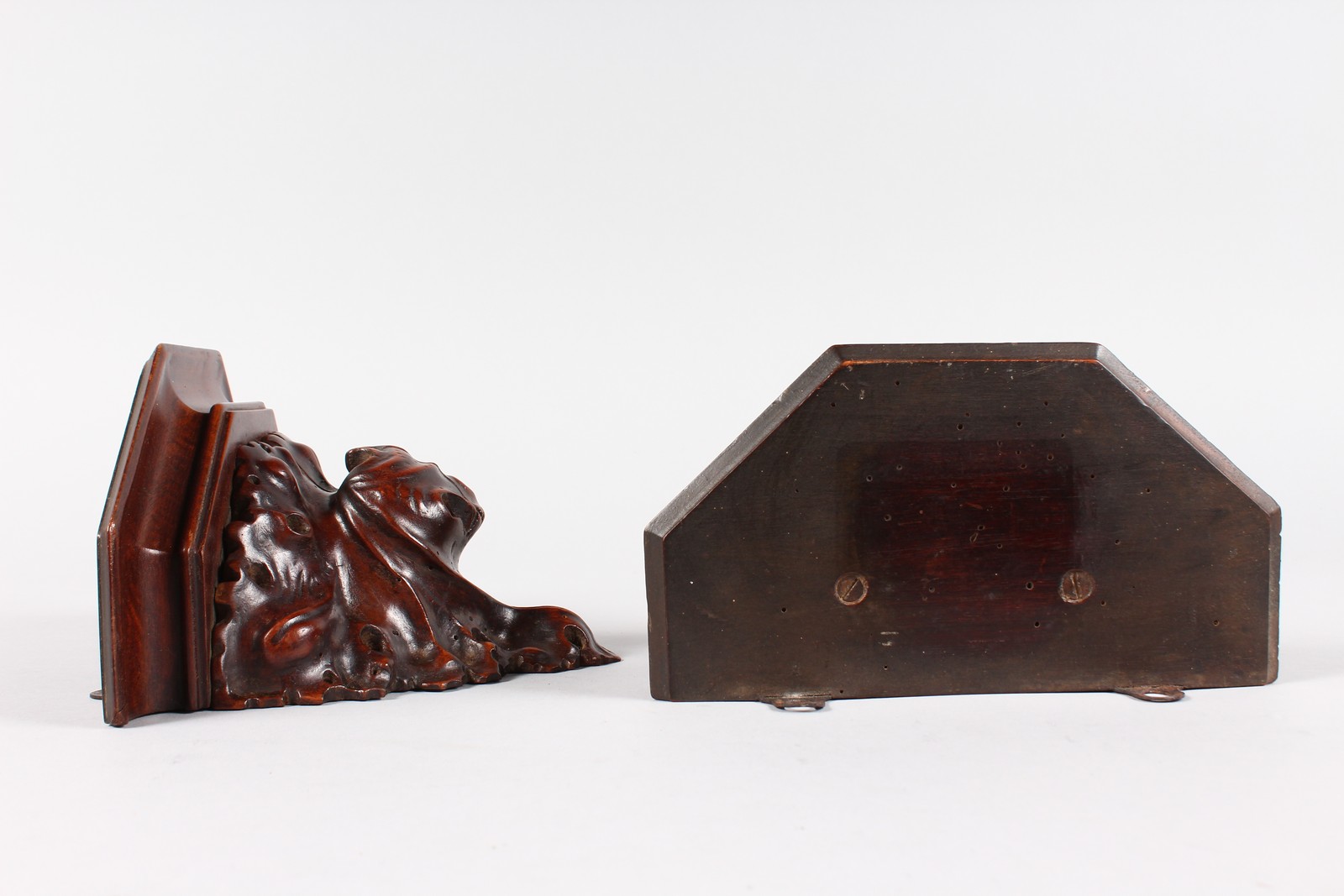 A GOOD PAIR OF 18TH CENTURY CARVED WALNUT WALL BRACKETS with naturalistic carved supports. 7ins x - Image 2 of 3