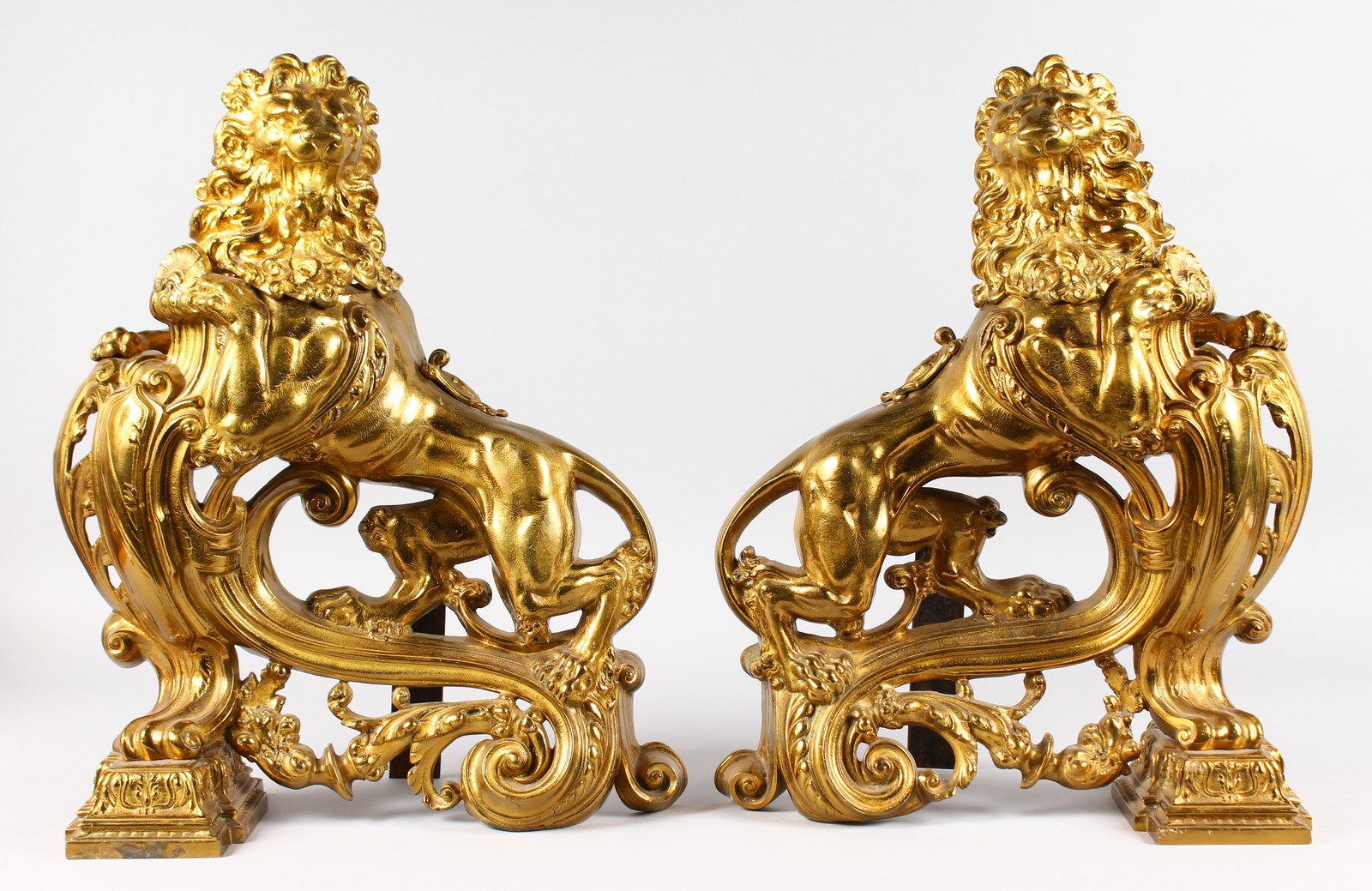 A SUPERB LARGE PAIR OF 18TH-19TH CENTURY FRENCH GILT BRONZE CHENETS of large imposing lions, along - Image 2 of 5