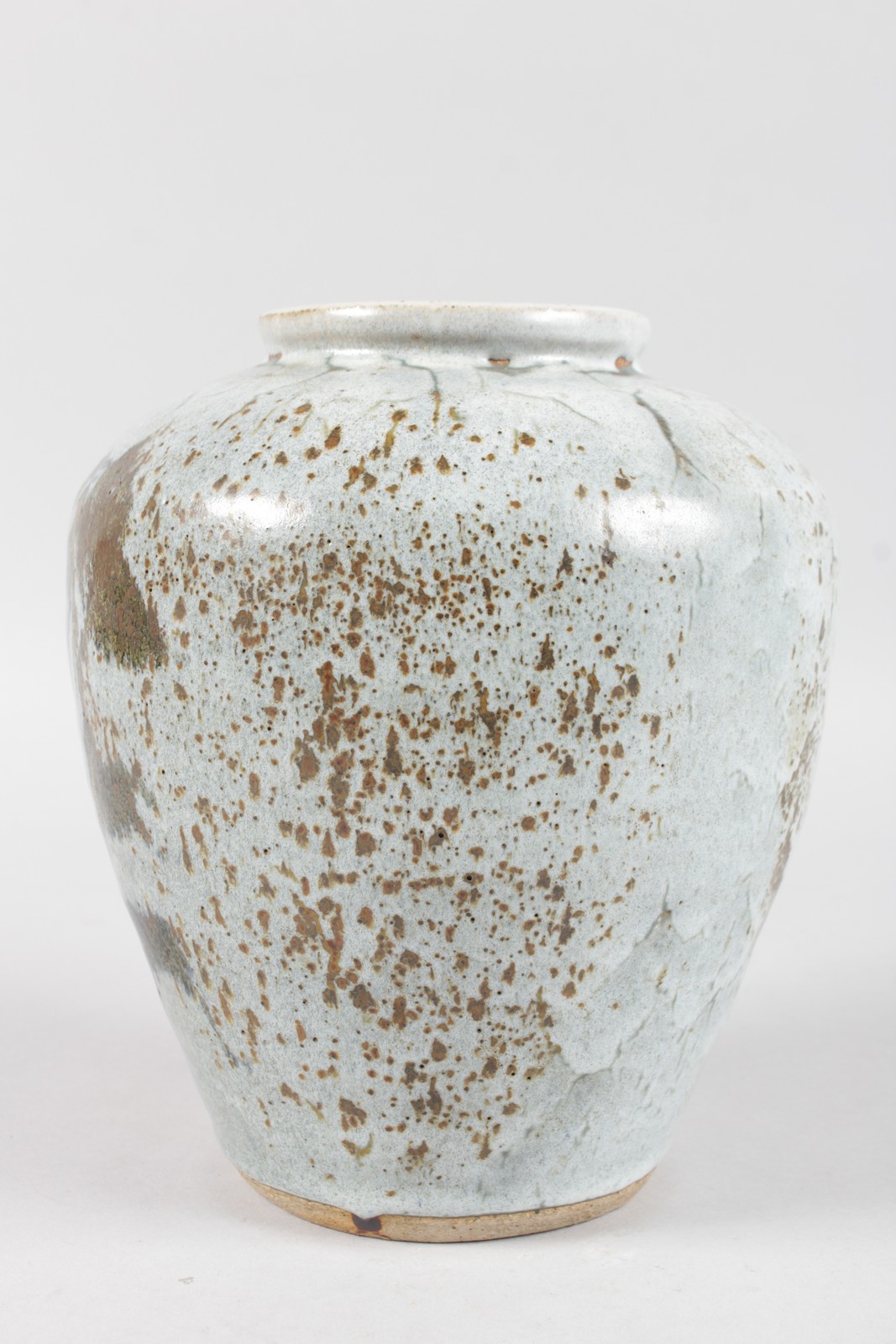 A SPECKLED STONEWARE STUDIO POTTERY VASE by DAVID E. ELLIS, CIRCA. 1955, stamped DE entwined and - Image 4 of 7