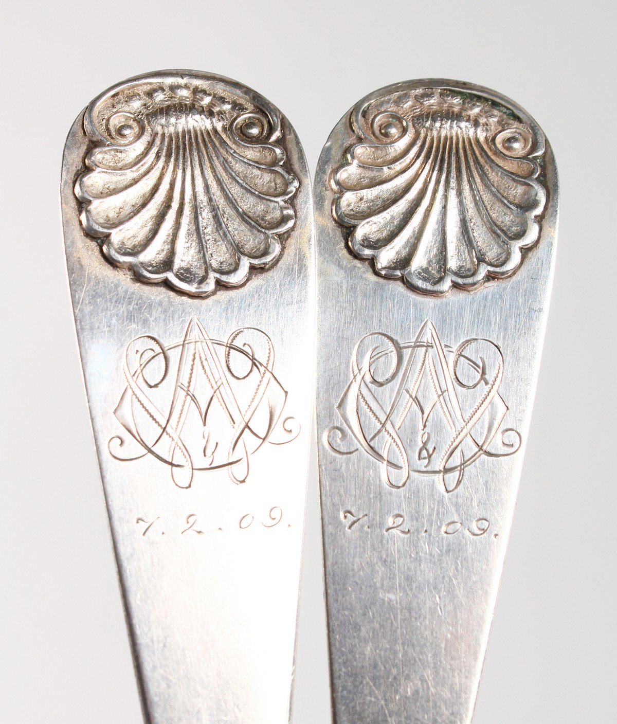 A PAIR OF CONTINENTAL 1851 SHELL TABLE SPOONS. - Image 2 of 3