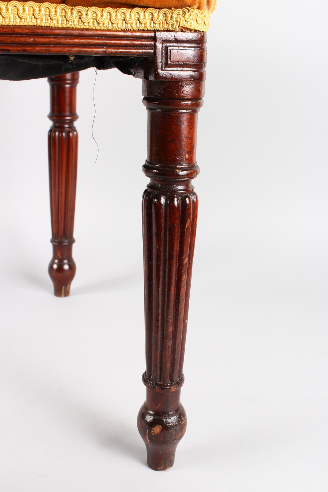 A GOOD MAHOGANY STOOL with padded seat on turned and fluted legs. - Image 4 of 4