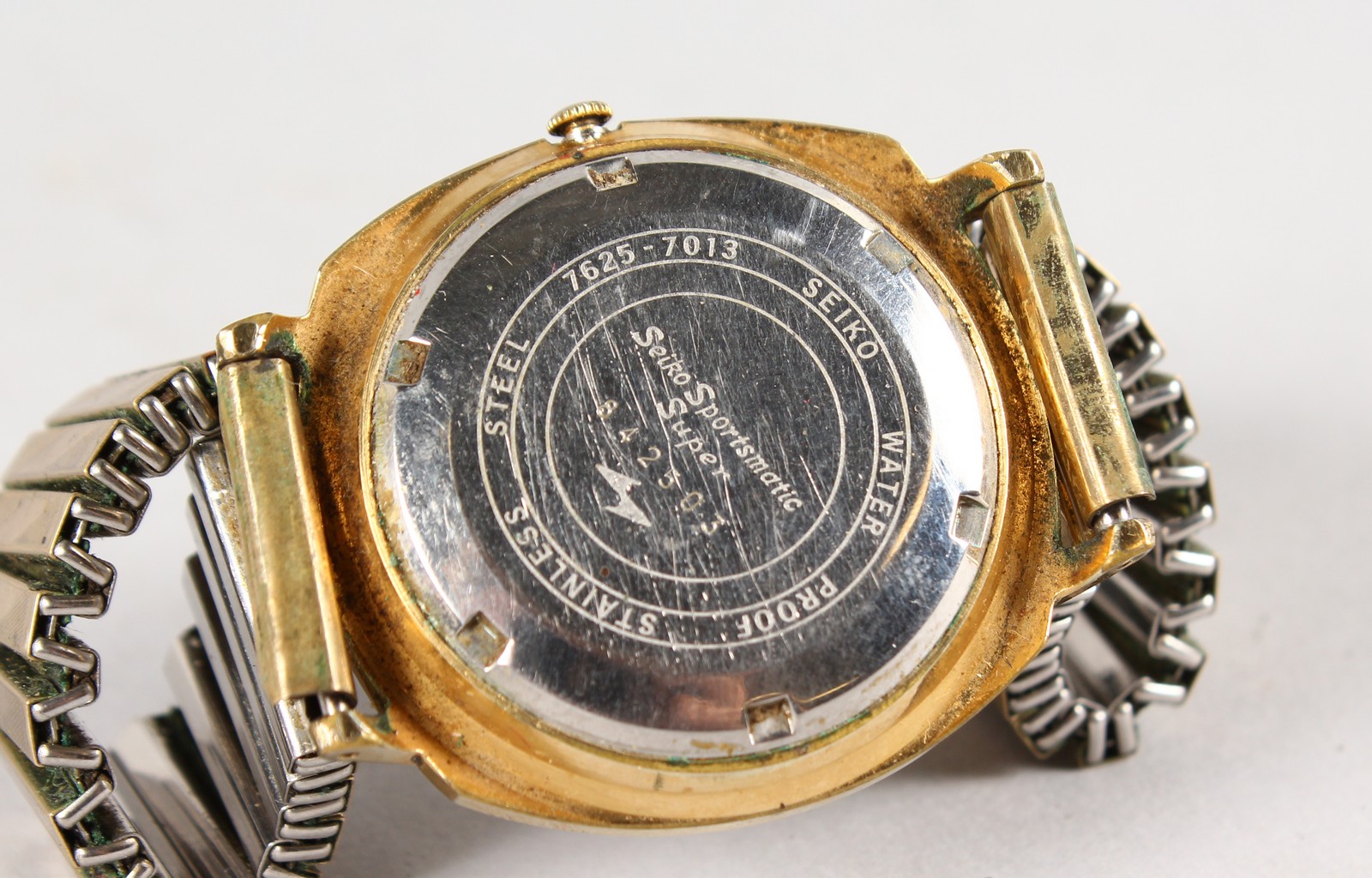 A GENTLEMAN'S SEIKO WRISTWATCH. - Image 4 of 4