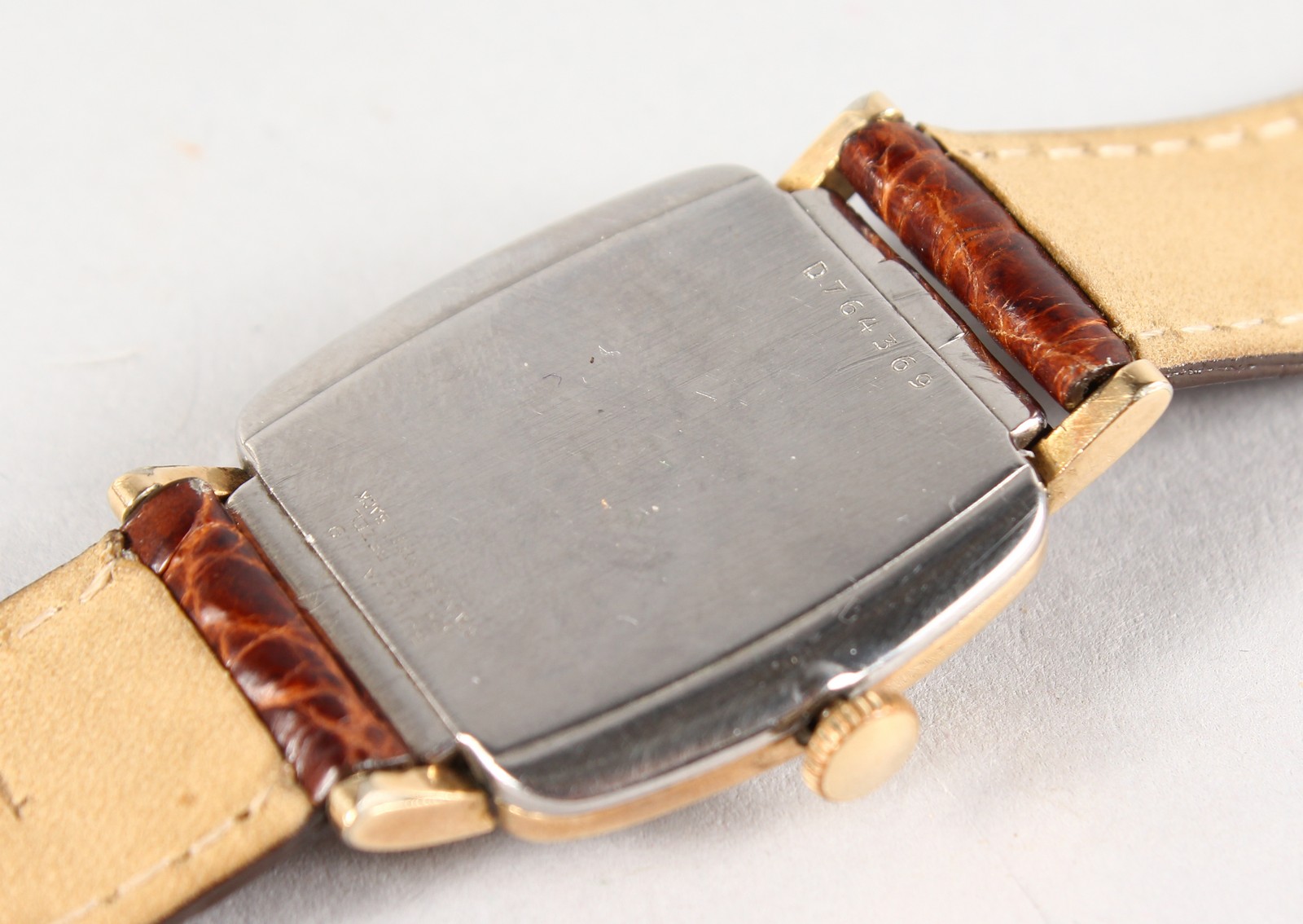 A GENTLEMAN'S BULOVA WRISTWATCH AND STRAP, No. 0764369. - Image 4 of 6