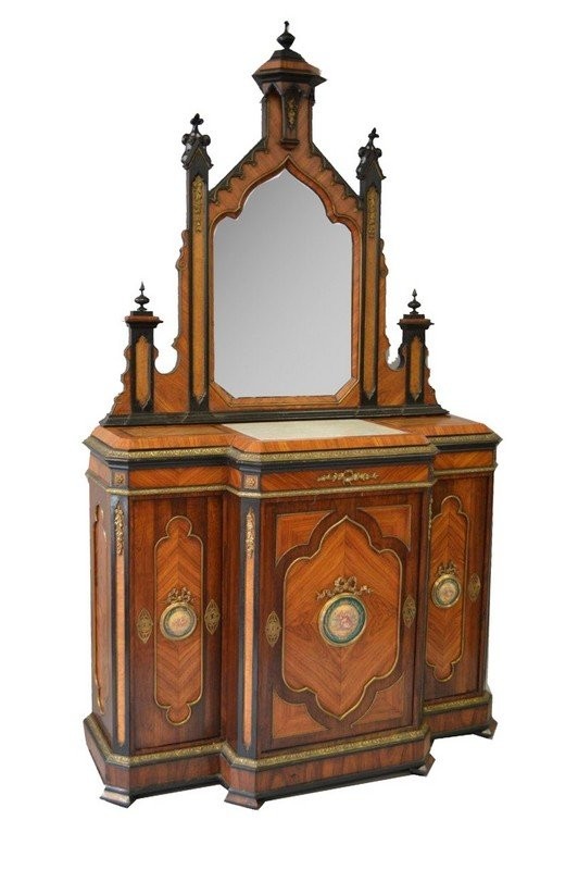 A GOOD 19TH CENTURY KINGWOOD GOTHIC DESIGN CABINET, attributed to LAMB OF MANCHESTER, the top with