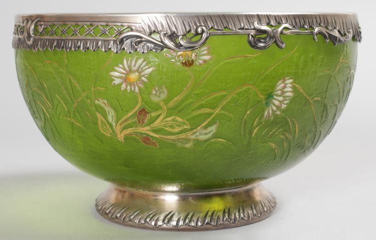 A SUPERB GALLE SILVER MOUNTED CIRCULAR BOWL, CIRCA. 1900, green glass enamelled with daisies and - Image 5 of 6