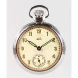 A GENTLEMAN'S SMITHS EMPIRE CHROME POCKET WATCH.