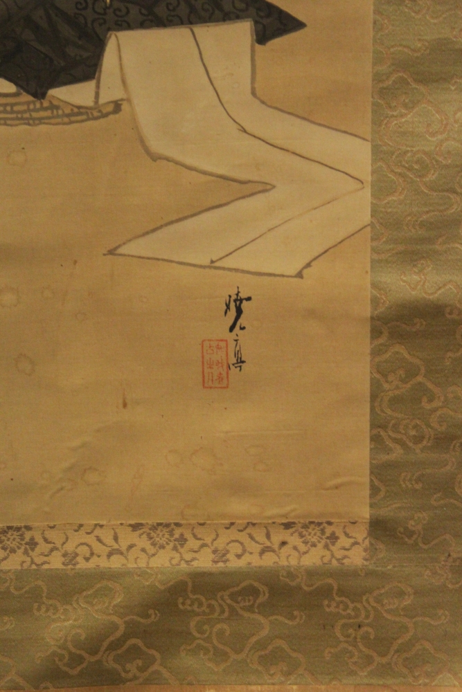 ANOTHER 19TH/20TH CENTURY JAPANESE SCROLL PAINTING ON SILK, depicting Kwannon standing in the - Image 3 of 5