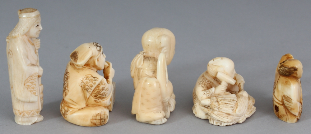 A GROUP OF EARLY 20TH CENTURY JAPANESE IVORY & MARINE IVORY NETSUKE & OKIMONO, four signed, the - Image 2 of 10