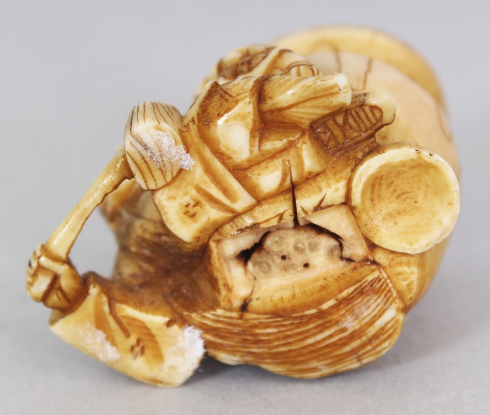 A SMALL JAPANESE MEIJI PERIOD STAINED IVORY OKIMONO, unsigned and possibly intended as a netsuke, - Image 6 of 6
