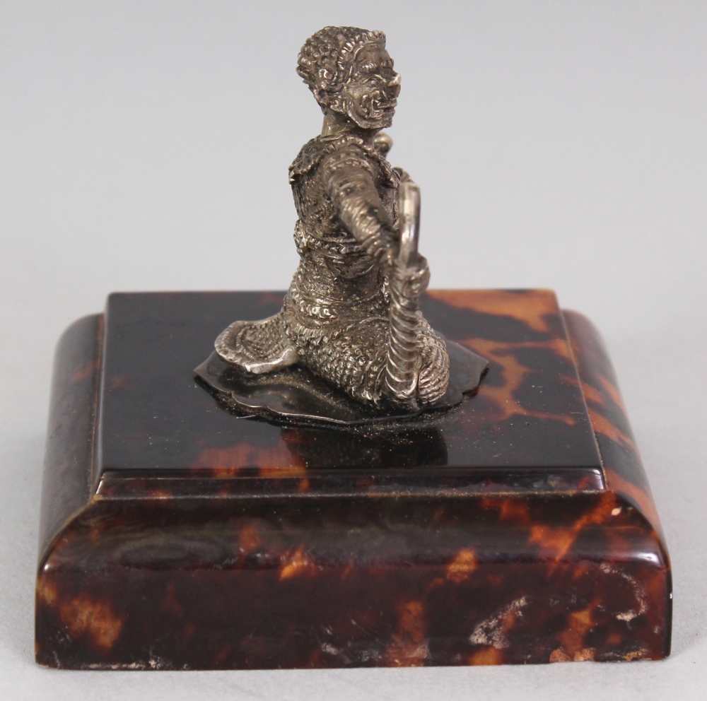 A SMALL GOOD QUALITY 19TH/20TH CENTURY THAI SILVER-METAL FIGURE OF A SEATED DEMON GUARDIAN, - Image 2 of 7