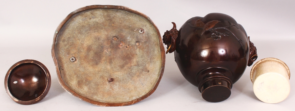 A FINE QUALITY SIGNED JAPANESE MEIJI PERIOD SECTIONAL BRONZE KORO & COVER, the koro supported by a - Image 10 of 10