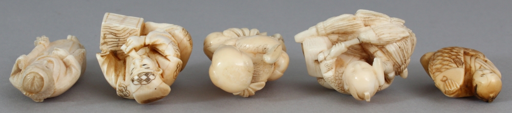 A GROUP OF EARLY 20TH CENTURY JAPANESE IVORY & MARINE IVORY NETSUKE & OKIMONO, four signed, the - Image 5 of 10