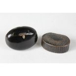 TWO VICTORIAN PAPIER MACHE SNUFF BOXES. 6cms and 7cms long.