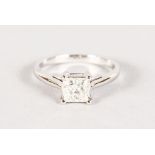 AN 18CT WHITE GOLD PRINCESS CUT SINGLE STONE DIAMOND RING, 1.1CTS.