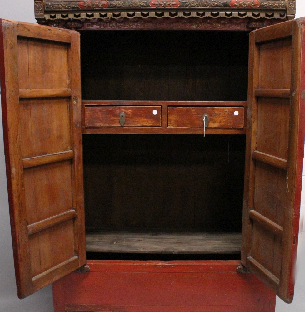 ANOTHER LARGE EARLY 20TH CENTURY CHINESE RED GROUND LACQUERED WOOD CABINET, with an elaborately - Image 7 of 7