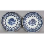 A PAIR OF EARLY 18TH CENTURY CHINESE BLUE & WHITE PORCELAIN PLATES, of octagonal form with
