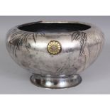 A GOOD EARLY 20TH CENTURY JAPANESE LINED SILVER BOWL, the sides decorated with bamboo and an