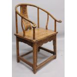 A FINE QUALITY 18TH/19TH CENTURY CHINESE HORSESHOE BACK SOFTWOOD ARMCHAIR, its back piece finely