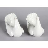 A PAIR OF LLADRO PORCELAIN PEACEFUL DOVES. 5ins high.