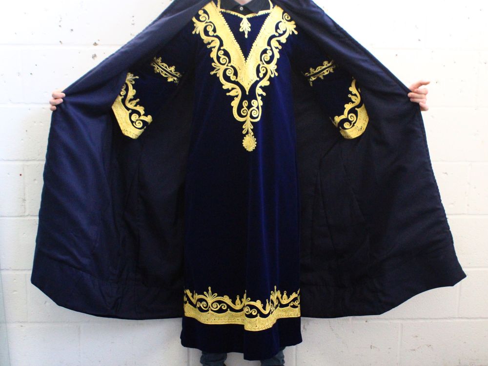 A ROYAL BLUE VELVET WITH GOLD BROCADE EVENING DRESS AND CAPE. - Image 2 of 2