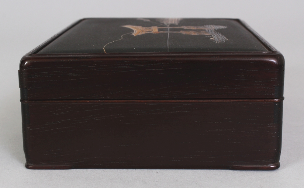 A GOOD QUALITY EARLY 20TH CENTURY JAPANESE KOMAI STYLE RECTANGULAR WOOD BOX, the cover inset with - Image 4 of 8