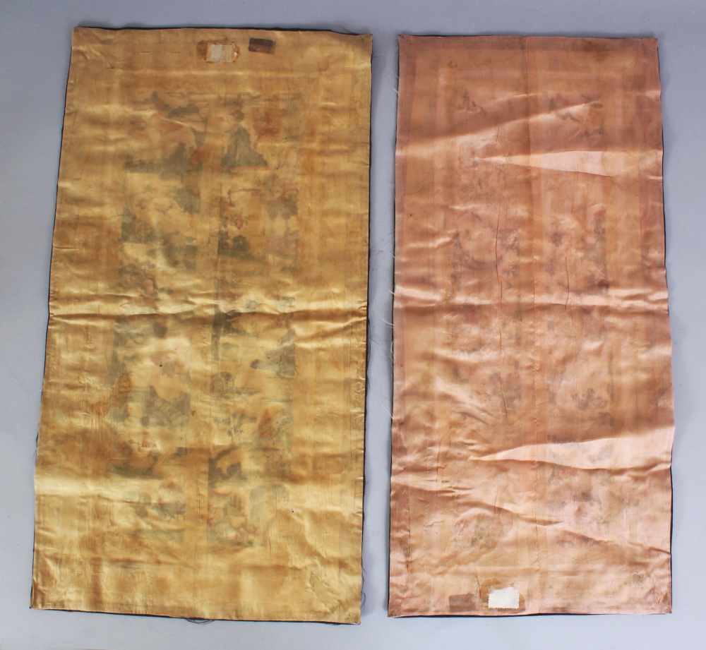 TWO EARLY 20TH CENTURY CHINESE EMBROIDERED SILK PANELS, each containing two sleeve panels within a - Bild 4 aus 4