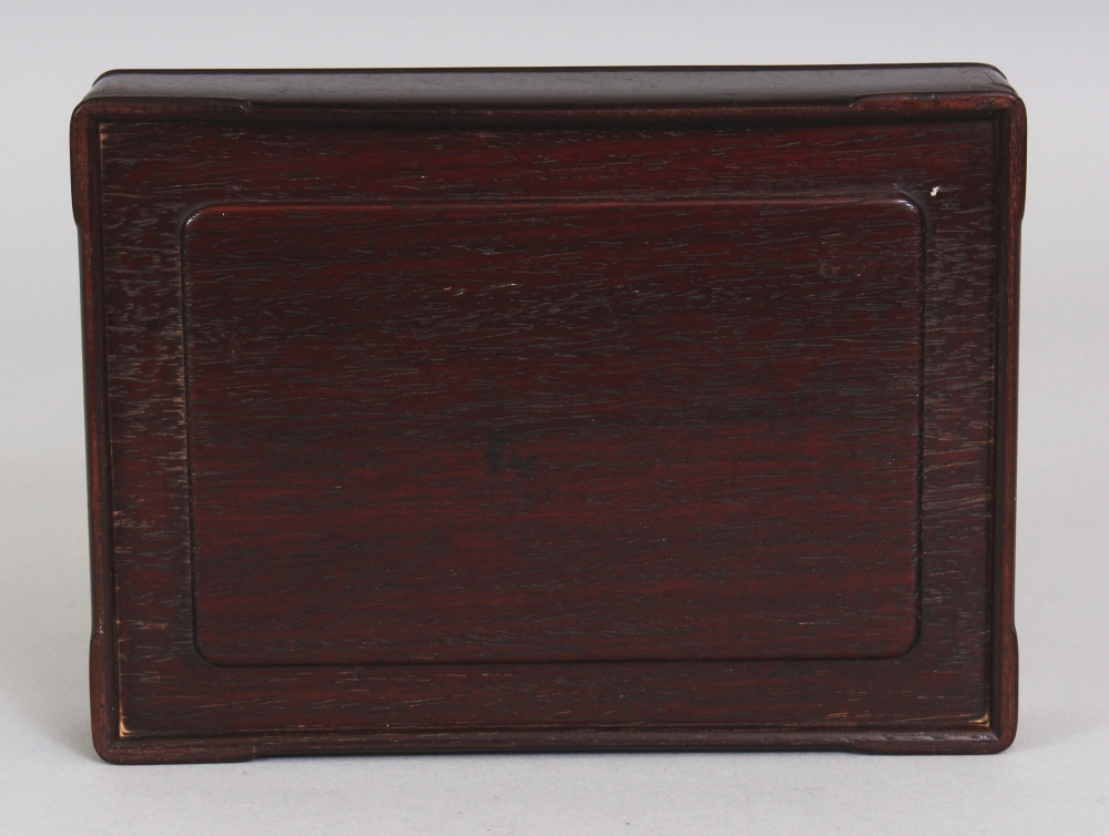 A GOOD QUALITY EARLY 20TH CENTURY JAPANESE KOMAI STYLE RECTANGULAR WOOD BOX, the cover inset with - Image 8 of 8