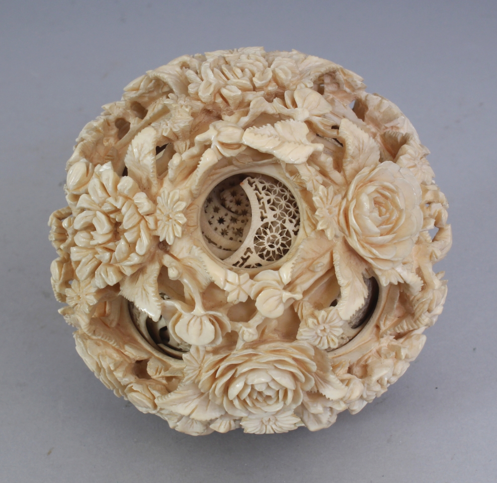 A GOOD LARGE EARLY 20TH CENTURY CHINESE CARVED CONCENTRIC CANTON IVORY BALL ON STAND, the outer - Image 8 of 9