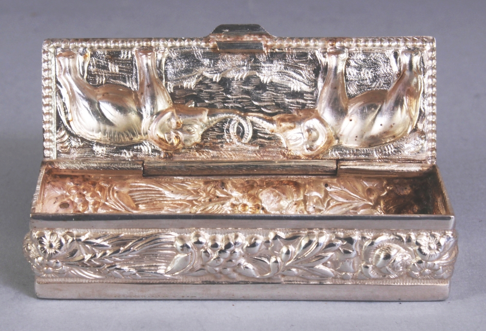 A SOUTH-EAST ASIAN SILVER-METAL RECTANGULAR PILL BOX, weighing approx. 29gm, the cover embossed with - Image 5 of 8