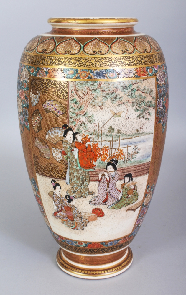 A LARGE GOOD QUALITY JAPANESE MEIJI PERIOD SATSUMA EARTHENWARE VASE, painted with figural panels and