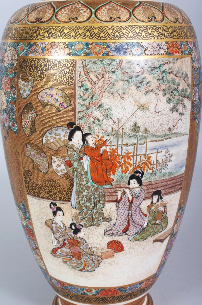 A LARGE GOOD QUALITY JAPANESE MEIJI PERIOD SATSUMA EARTHENWARE VASE, painted with figural panels and - Image 5 of 9