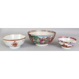 AN 18TH CENTURY CHINESE QIANLONG PERIOD FAMILLE ROSE MANDARIN PORCELAIN BOWL, the sides painted in