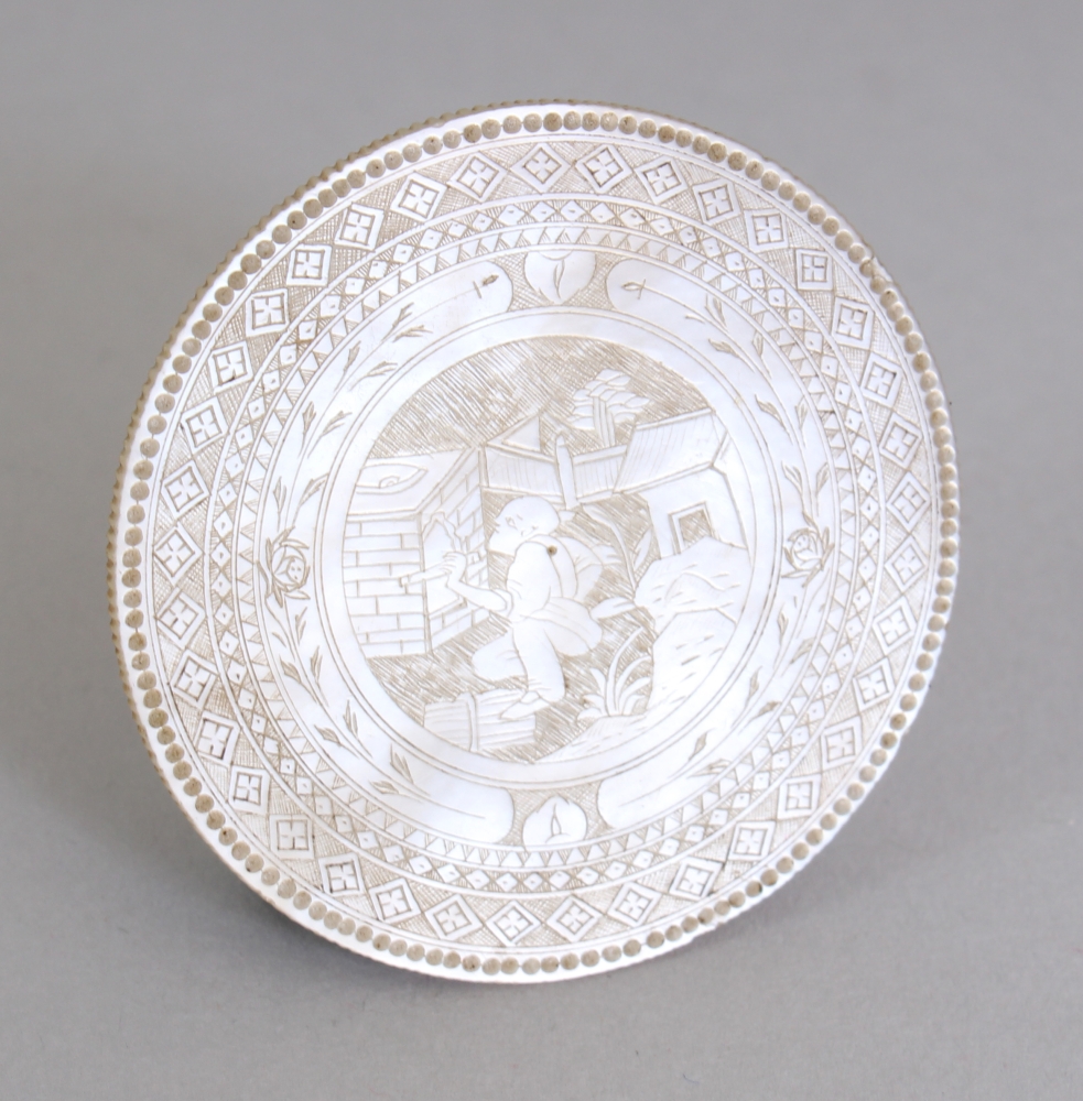 A GROUP OF SEVEN GOOD QUALITY EARLY/MID 19TH CENTURY CHINESE EXPORT CIRCULAR MOTHER-OF-PEARL - Image 4 of 6