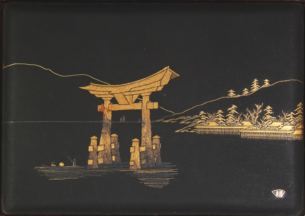 A GOOD QUALITY EARLY 20TH CENTURY JAPANESE KOMAI STYLE RECTANGULAR WOOD BOX, the cover inset with - Image 2 of 8