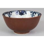 A SMALL EARLY/MID 18TH CENTURY CHINESE BATAVIAN BLUE & WHITE PORCELAIN BOWL, the interior painted