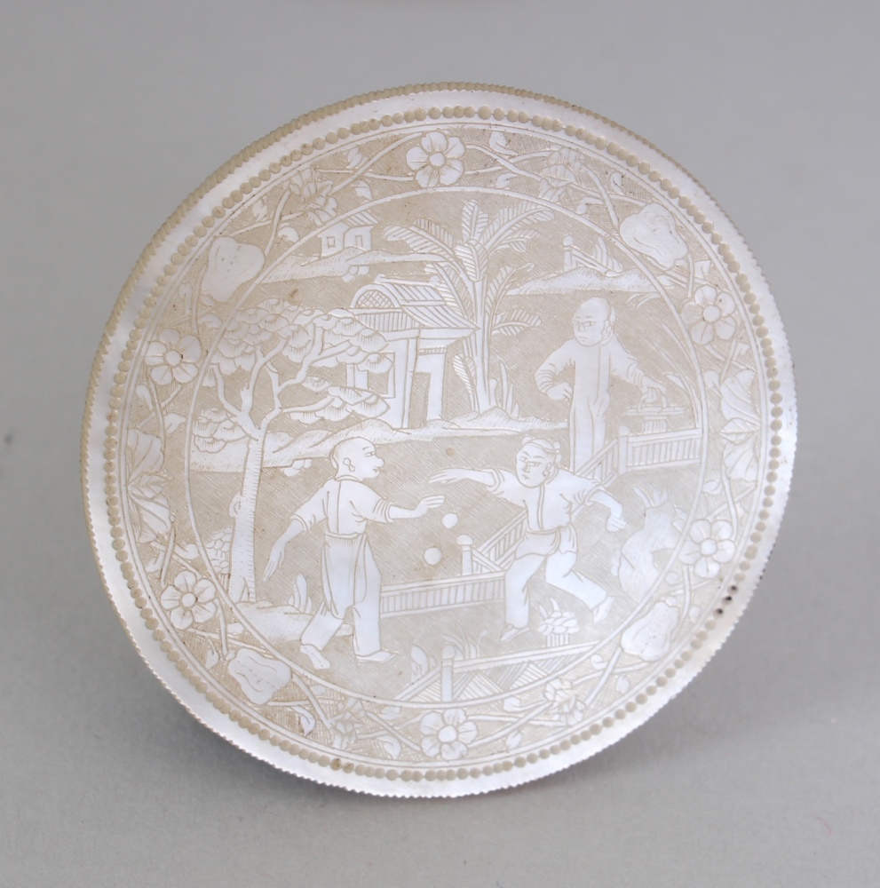 A GROUP OF SEVEN GOOD QUALITY EARLY/MID 19TH CENTURY CHINESE EXPORT CIRCULAR MOTHER-OF-PEARL - Image 3 of 6