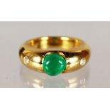 A VERY GOOD 18CT YELLOW GOLD CABOCHON EMERALD AND DIAMOND RING.