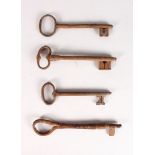 FOUR VARIOUS 17TH CENTURY IRON KEYS. 7ins, 6ins and 5.5ins (2).