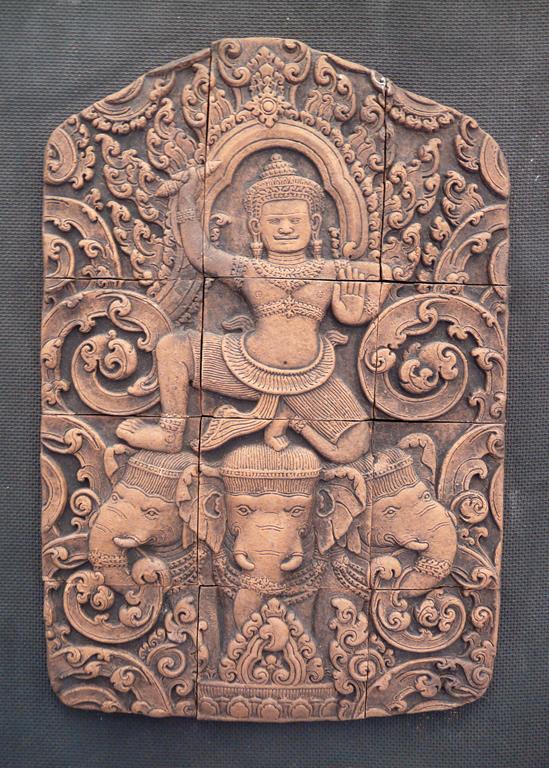 17TH CENTURY CAMBODIAN TILES, 12 TILES DEPICTING THE GOD INDRA RIDING AIRAVATA, APPROX. 31 X 20 cm - Image 4 of 4